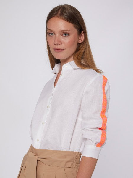 Vilagallo Sara White linen shirt with pink fluorescent stripe on sleeve